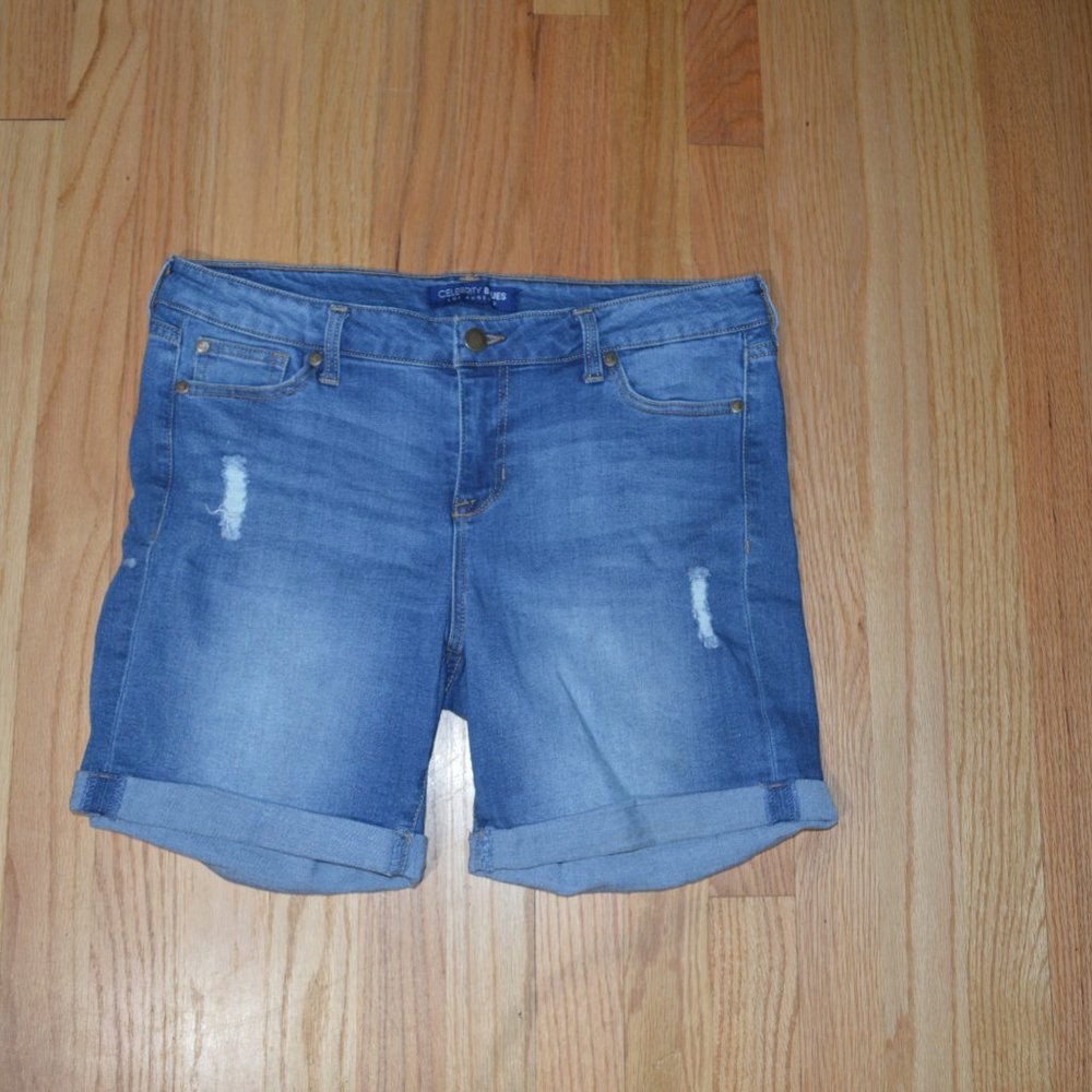 Cute Jean shorts